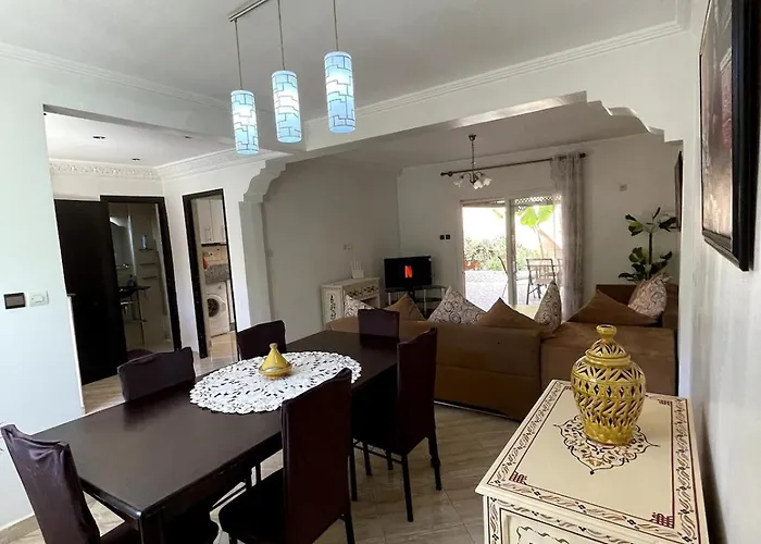 Sunny House, Southern Charm