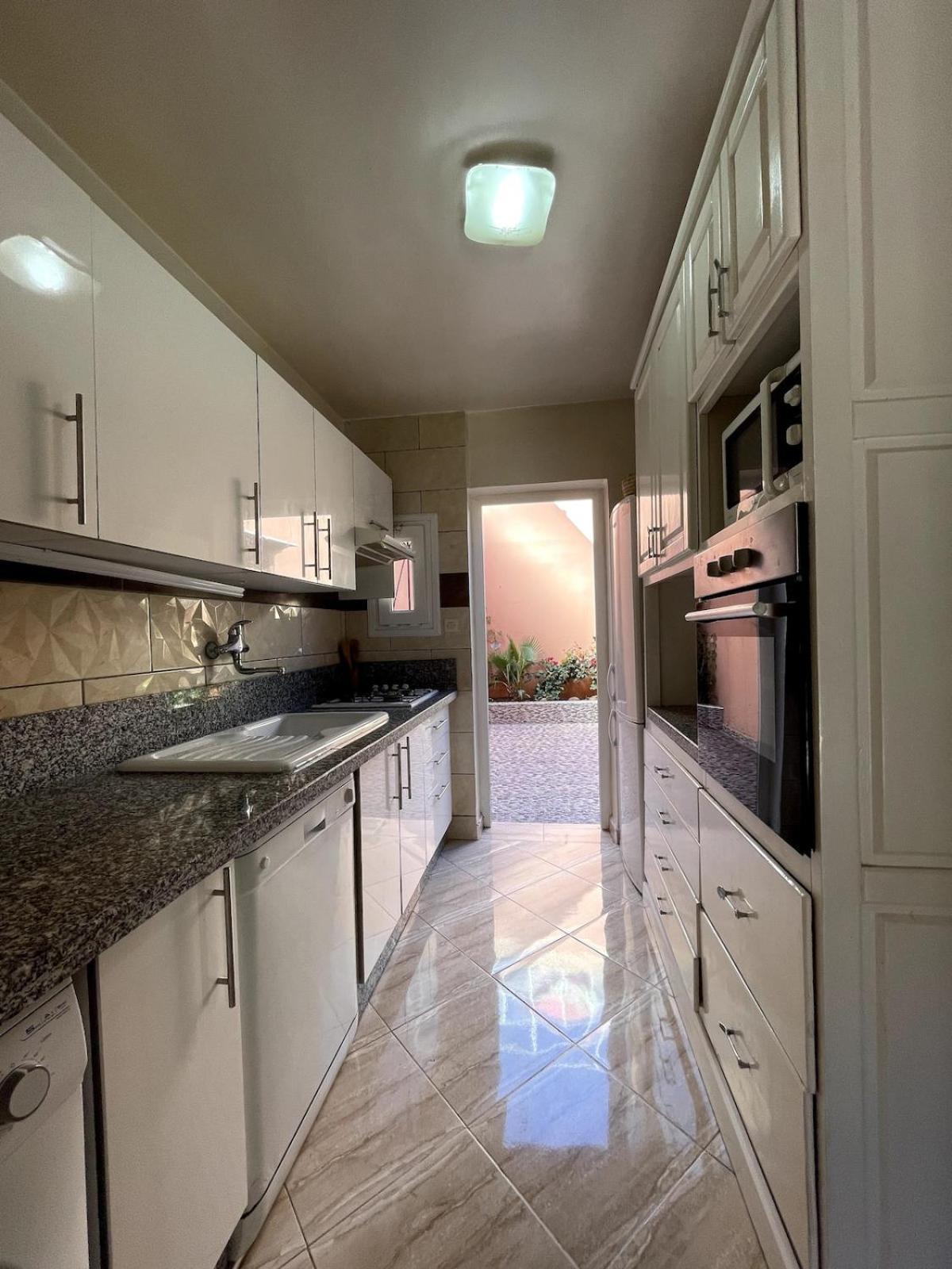 Sunny House, Southern Charm *